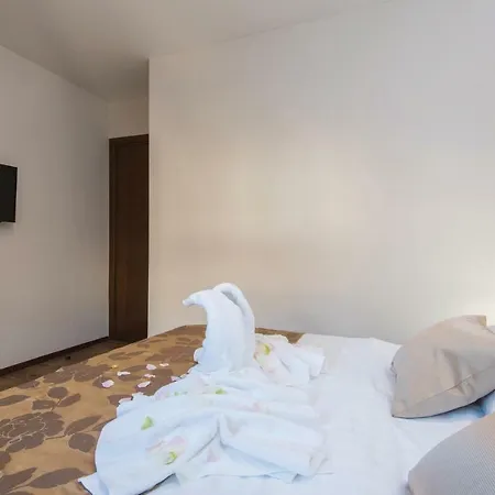 2 Bedroom Stunning In شقة أوروبيتش
